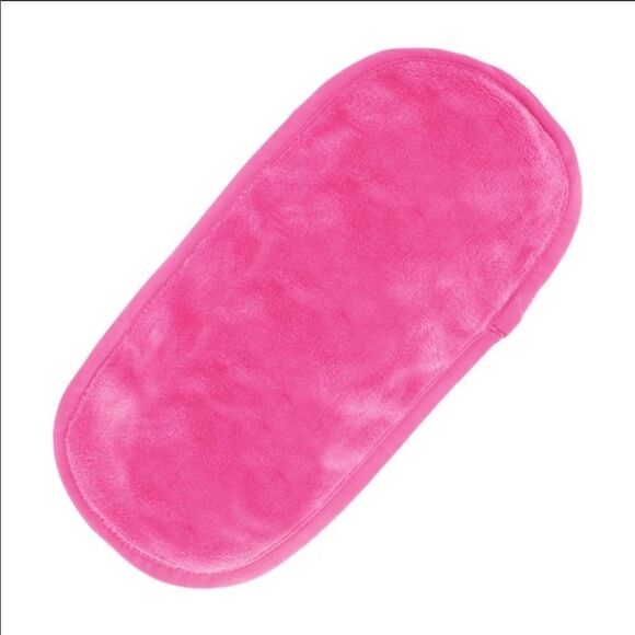 The Original MakeUp Eraser® Makeup Remover Cloth - Picture 4 of 8